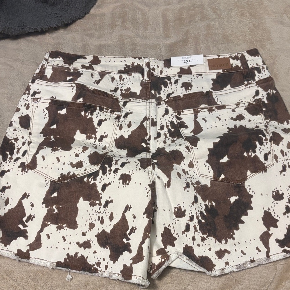 Judy Blue Women's Cow Print Jean Shorts - Picture 4 of 4